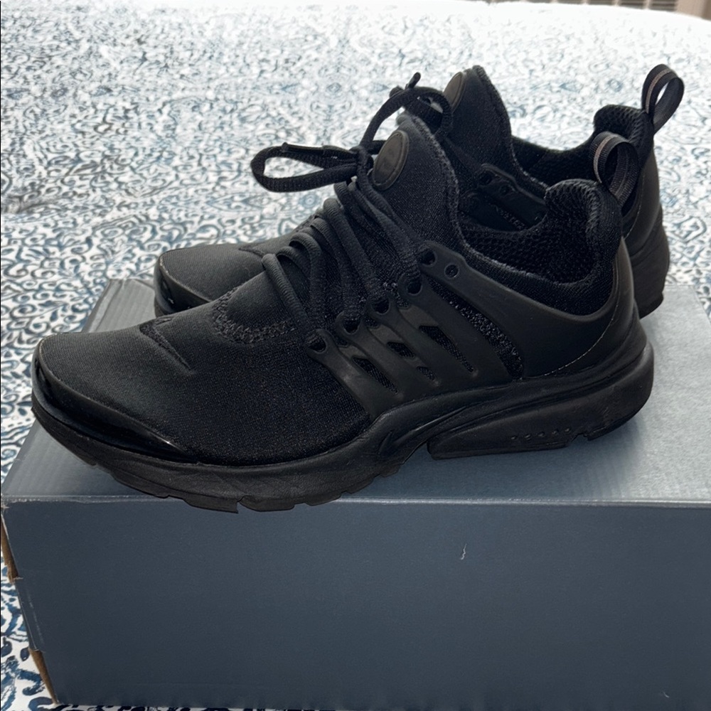 Nike Black Presto Model